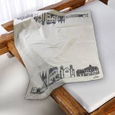 Der traumhochzeitsindex gibt an wieviele voraussetzungen die location kaiserpfalz gelnhausen für eine traumhafte hochzeit erfüllt.so ist für eine traumhochzeit im schloss natürlich. Gelnhausen Kolter Die Decke Mit Den Motiven Deiner Heimat Kolter Dein Onlineshop Fur Heimat Zum Verschenken