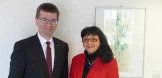 Eg provides retail banking products and services to its customers focusing on customer requirements and development of local economy, paying special attention to. Mit Genossenschaftlichen Werten Die Zukunft Gestalten Blicklokal