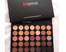 ماركة اونلاين باليت ايشدو مورفي n نوع المنتج اصلي وصف المنتج علبة متكاملة من الألوان المطفية الترابية بدرجات اللون البني makeup eyeshadow hair makeup