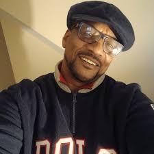 Wow girl you look absolutely gorgeous beautiful eyes pretty smile very sexy  that dress and heels very sexy legs have fun and be safe