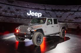 Price details, trims, and specs overview, interior features, exterior design, mpg and mileage capacity, dimensions. Dune Bashing 2020 Jeep Gladiator Mojave Pickup Arrives