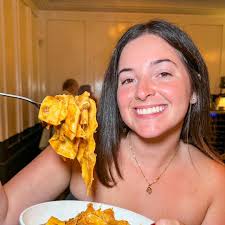 Foodies That Travel: Content Creators eating their way across Europe