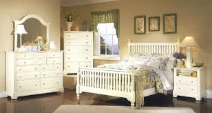 Buy bonanza sleigh storage bedroom set (white) at furniturepick store. Cottage Creamy White Bedroom Set Vaughan Bassett Furniture