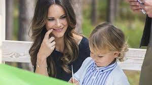Zwar haben sofia und ehemann prinz carl philip nie ein geheimnis daraus gemacht, dass sie sich eine große familie mit vielen kindern wünschen, ob die beiden. Prinz Alexander 3 Hat Einen Eigenen Instagram Account Promiflash De