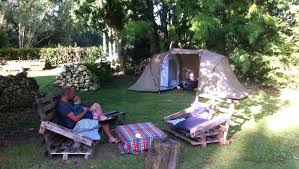 Pour conserver les aliments au frais, rien ne vaut une bonne glacière rigide avec des packs de glace. Le Gamping Une Nouvelle Facon De Faire Du Camping