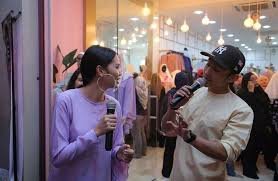 Mana tidaknya, wajah pemilik nama lengkap ahmad ezzrin loy ahmad sabri ini seringkali menghiasi drama dan. Ten Twitterissa Raja Lelong Sbumidnightsale Tahun Ni Adalah Ain Edruce Ahmad Ezzrin Loy
