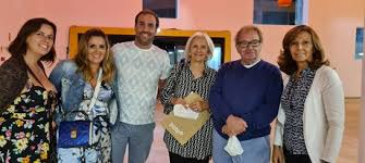 Acerca do confronto entre ana garcia martins e teresa, o alentejano acha que a bloguer esteve à rasca, mas sabe onde a pipoca quer chegar. A Pipoca Adocou Ana Garcia Martins Apanhada Aos Abracos Com Diogo Com A Bencao Da Familia Atualidade Flash