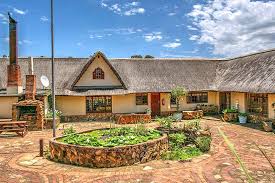 The Lodge Curry S Post Bed Breakfast In Curry S Post Midlands Battlefields Kzn Click For More Htt Bed And Breakfast How To Memorize Things House Styles