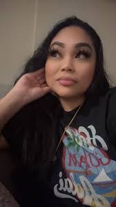 Dora Marez's Instagram, Twitter & Facebook