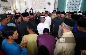 Di sini tempat yang tepat. Agong Pemangku Raja Pahang Solat Sunat Aidiladha Di Masjid Negeri