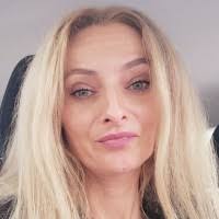 Adela Daniel's Instagram, Twitter & Facebook