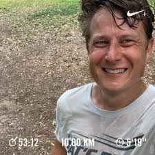 Phoenix PD officer crosses marathon finish line