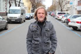 Vyzkoušejte například náš vynikající pohádkový koláč nebo pravý kváskový šumický chléb. Vladimir Guma Kulhanek Ctyri Struny Jeden Retez Do Prace Na Kole