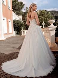 Gebrauchte brautkleider wie neu im outlet in großer auswahl von bekannten designern und marken kaufen. Hochzeitskleid Mit Spitze Und Corsage Hochzeitshaus