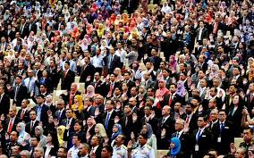 Kerajaan hari ini bersetuju memberi bantuan khas kewangan aidilfitri sebanyak rm500 kepada semua penjawat awam gred 56 ke bawah termasuk kakitangan contract of service, contract for service, pegawai sambilan harian serta lantikan. 1 5 Juta Penjawat Awam Dapat Bantuan Khas Aidilfitri Rm450