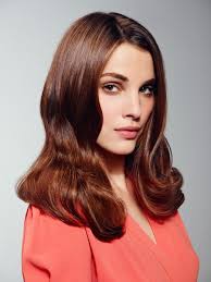 I look capelli più iconici del 2020, inclusi i . Il Colore Capelli Castani Dell Inverno 2019 2020 Si Chiama Broux Le Shampiste