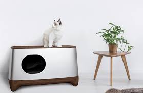 Practical storage space underneath the table top. Ikuddle Auto Pack Litter Box
