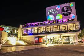 Located in the listed bikini haus where the tiergarten and breitscheidplatz meet with the kaiser wilhelm memorial church, the hotel is at the heart of cosmopolitan city west. Datei Bikini Haus In Berlin Jpg Wikipedia