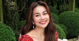 Supermodel Thanh Hang prepares for wedding with her conductor boyfriend