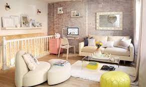 A shabby chic look is a style that naturally lends itself to decorating on a budget. Going Shabby Chic Trendy Manhattan Triplex Shows You How