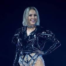 Η τάμτα στη παρέα του πρωινού! Tamta Georgian Fans Posts Facebook