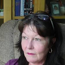 Fiona Roberts's Instagram, Twitter & Facebook