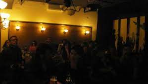 Oferta teatrală nu e prea bogată în perioada sărbătorilor de iarnă, printre foarte puţinele instituţii care. Godot Cafe Teatru Archives Debanat Ro Spune Realitatea