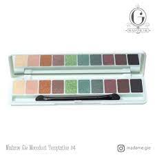 Kalau diibaratkan sama emoji ini dia hasil rutin pemakaian madame gie skincare. Madame Gie Eyeshadow Moondust Temptation