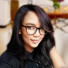 Vanessa Moses's Instagram, Twitter & Facebook