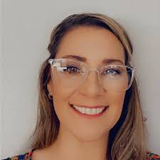 Traci Decker's Instagram, Twitter & Facebook