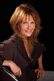 Découvrez l'interview de clémentine célarié lors de la dédicace à sauramps odyssée de son quatrième roman 'on s'aimera'. Clementine Celarie Ou La Vie En Liberte 2 Toutpourchanger Com