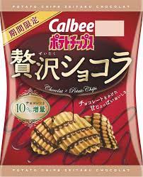 calbee 卡乐比 日本 卡乐比北海道期间限定巧克力薯片 wegee fj100005 北海道royce生巧巧克力 大家应该吃过 那种口感和味道前所未有 卡乐比薯片和生巧结合 创造了薯片界的新口味 期限限定 千万别错过哦 配料 马铃薯 非转基因 packaging snack
