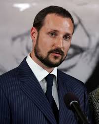 Guillermo de Inglaterra se apunta a una tradición 'real' y se deja barba  por primera vez