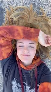 Lilly Foster's Instagram, Twitter & Facebook