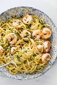 Resepi ini adalah sama dengan resepi aglio e olio yang telah saya masakkan sebelum ini, cuma ianya diletakkan seafood. Easy Shrimp Aglio E Olio Simply Delicious