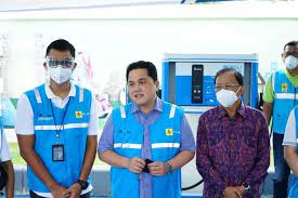4.1 perusahaan perseroan (persero) definisi bumn yang berupa perusahaan perseroan, sebagaimana dimaksud dalam peraturan pemerintah nomor 12 tahun 1998, yang selanjutnya disebut persero, adalah bumn yang berbentuk perseroan terbatas yang modalnya terbagi dalam saham yang seluruh atau paling sedikit 51% (lima puluh satu persen) sahamnya dimiliki oleh negara republik indonesia yang tujuan. Erick Thohir Larang Pegawai Bumn Pergi Ke Luar Kota Saat Long Weekend