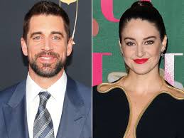 Aaron rodgers contract and salary cap details, full contract breakdowns, salaries, signing bonus, roster bonus aaron rodgers signed a 4 year, $134,000,000 contract with the green bay packers. Aaron Rodgers Wife To Be Shailene Woodley Are Wedding Planning