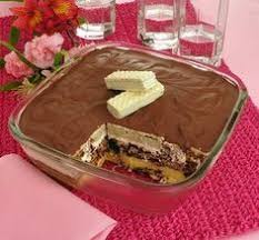 Calda De Chocolate Para Pavê Simples Pave Gelado De Bis Na Travessa Delicioso E Irresistivel Sobremesas Deliciosas Receitas Sobremesas Frias