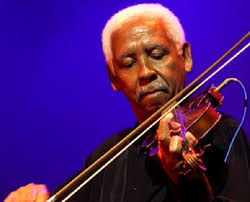 Désormais, cette école s'appelle : École maternelle "Emmanuel dit Mano  Césaire" de Moulin à Vent.