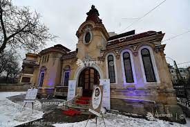 „în continuarea evenimentelor prin care casa artelor „dinu lipatti sărbătorește marile valori ale culturii române, din toate domeniile, vă invităm la evenimentul ce va debuta la ora 18:00 conceptul evenimentului aparține regizoarei alice barb, directorul fondator al casei artelor dinu lipatti. Recital Extraordinar De MuzicÄƒ SacrÄƒ Transmis Online De Casa Artelor Dinu Lipatti AgenÈ›ia De PresÄƒ Rador