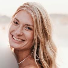 Kaitlin Carson's Instagram, Twitter & Facebook