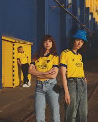 Hauteur des maillots 7/8 ans. Boca Juniors Devoile Un Maillot Third Pour L Anniversaire De La Bombonera