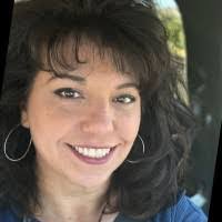 Gina Irwin's Instagram, Twitter & Facebook