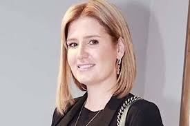 هي ابنة الفنان التشكيلي أحمد ذو الفقار شيحة لها ثلاثة أخوات في الوسط الفني هم حلا ومايا ورشا.هنا شيحةhana. Ù‡Ù†Ø§ Ø´ÙŠØ­Ø© Ù…Ø¬Ù„Ø© Ø§Ù„Ø¬Ù…ÙŠÙ„Ø©