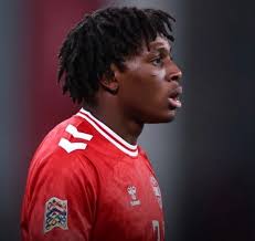 The very unspectacular programme from the home leg against Gothenburg 39  years ago today. Sven Goran Erikson's team had edged us 1-0 in Sweden  leaving the tie up for grabs, but an