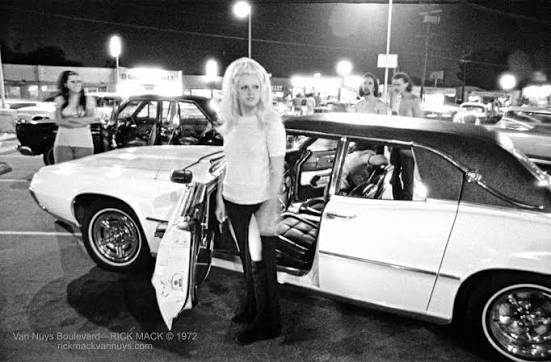 Fun Fun Fun' say no more. Van Nuys Boulevard, 1972. Wonderful times.  #cruising #california #californiaadventure #vannuys #vannuysboulevard # vannuysblvd #tbird #thunderbird #customcars