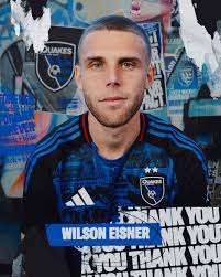 Flashback 3 years ago. Santa loves performing in the #alwasldome  @expocitydubai in the @alwaslseason Thanks to @weareenergie for inviting me  here every year and putting