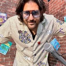 Laura Andreasen's Instagram, Twitter & Facebook