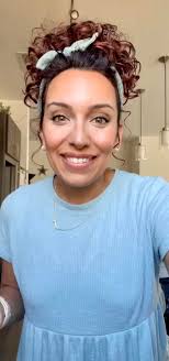 I often get questions asking how I diffuse or asking what pixie diffusing  is. This is one of the reasons why I have more definition and more volume.  I prefer this to