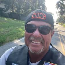 👋 Meet Samantha Blaylock! For 22 years, Sam has been a dedicated part of  Bank of Little Rock. She started as a teller and now serves as Vice  President of Retail Banking,